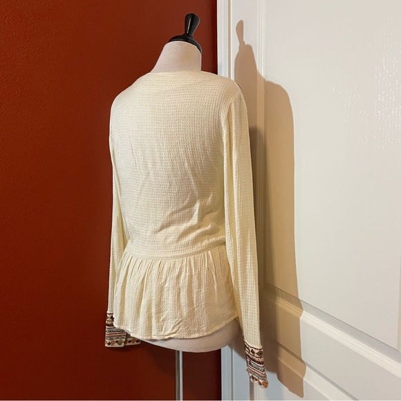 Double‎ D Ranch Women’s Wrap Cream Western Embroidered Waffle Knit Top - Picture 6 of 6